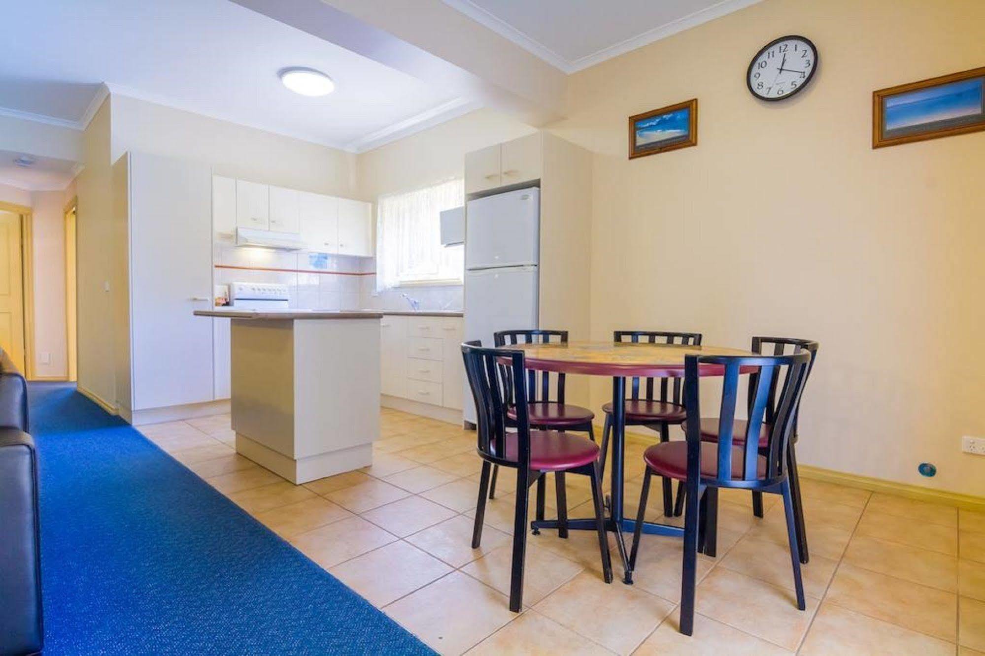 Seahorse Motel Коув Экстерьер фото