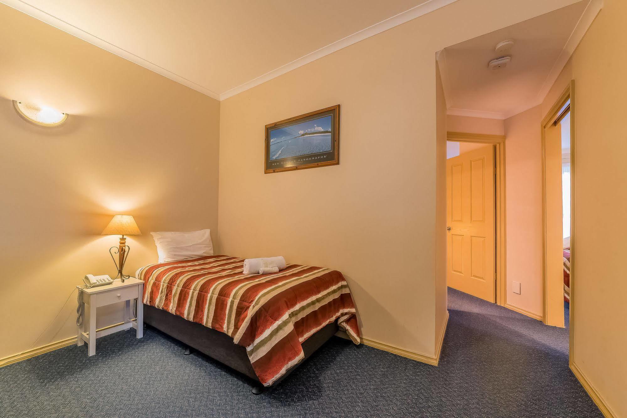 Seahorse Motel Коув Экстерьер фото